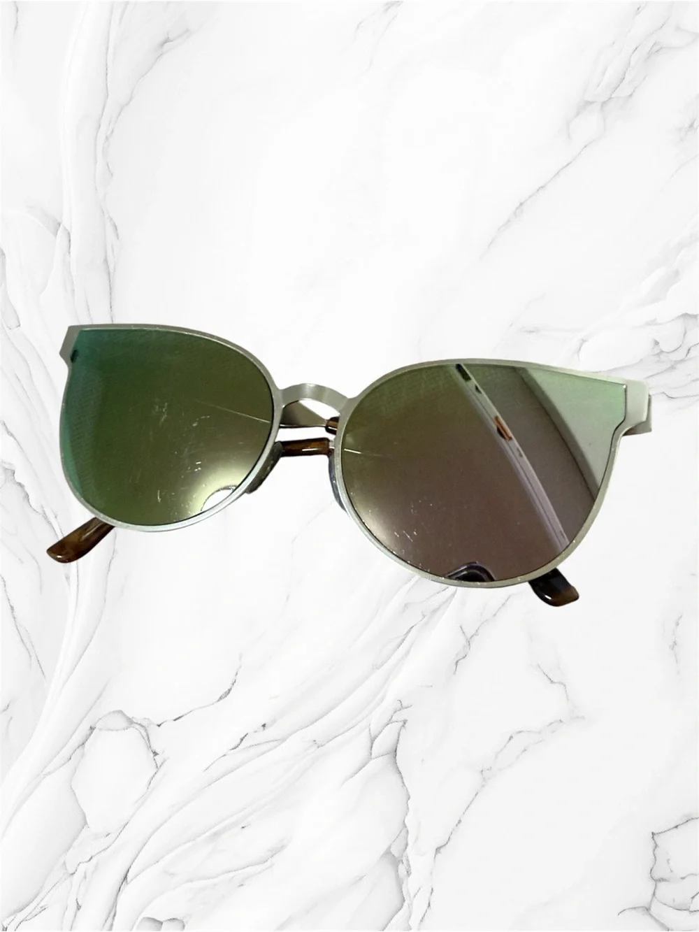 Foster Grant Silver Frame Sunglasses with Green gold Mirrored Lenses